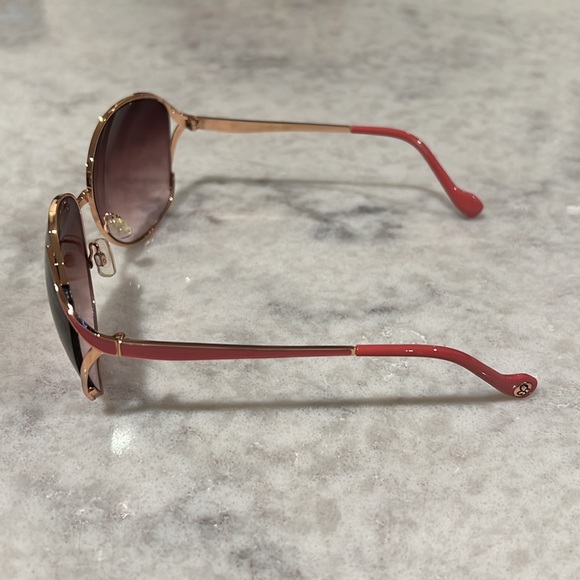 Jessica Simpson Sunglasses - Picture 2 of 5